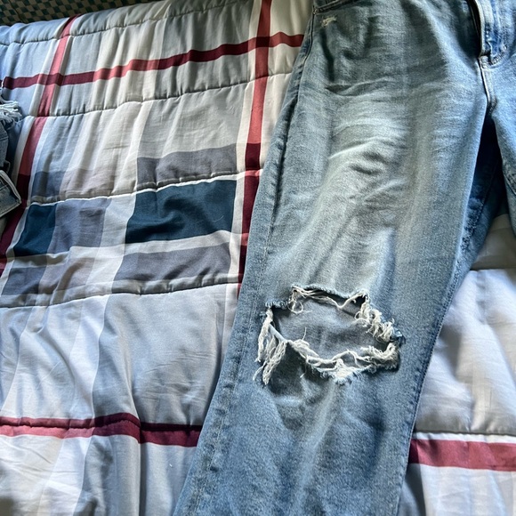 AE slightly used ladies stretch jeans size 14S from  a smoke-free home - Picture 3 of 8